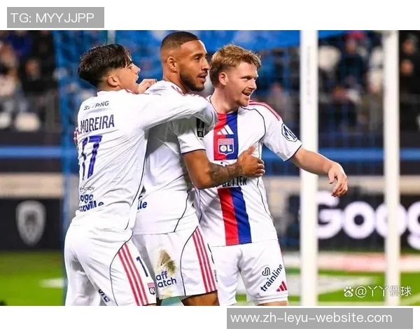 巴黎圣日尔曼主场迎战里昂双方争夺法甲冠军宝座的关键之战 巴黎圣日尔曼主场迎战里昂双方争夺法甲冠军宝座的关键之战